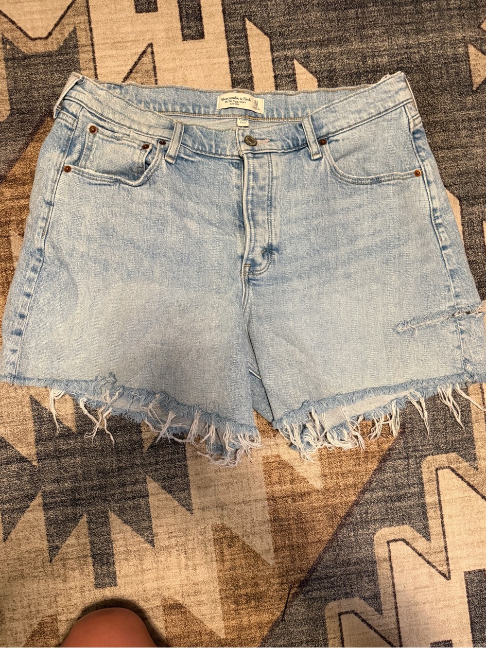 Abercrombie & Fitch Curve Love Baggy Short